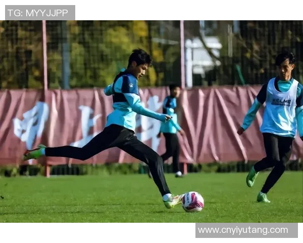 成都羽毛球队在城市联赛中以84分稳居积分榜首位展现强劲实力