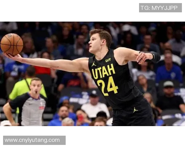 沃克凯斯勒展现潜力成为NBA新星引发球迷热议与期待